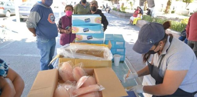 Gran respuesta al programa de venta de pescados y mariscos a bajo costo en Soledad
