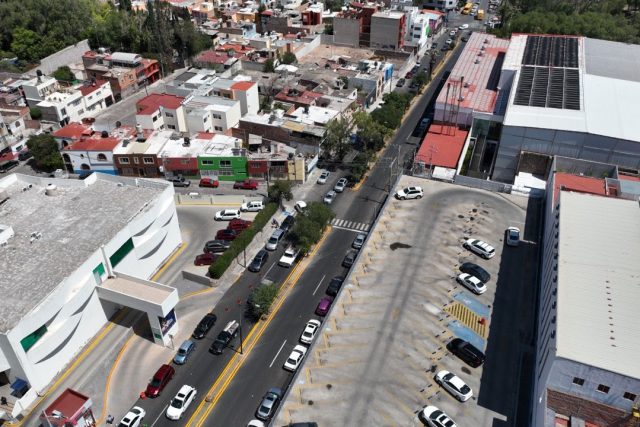 Ciudadanía y comerciantes reconocen buen trabajo del Gobierno de la Capital con la entrega de avenida Carranza
